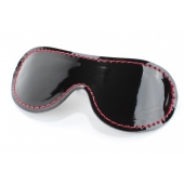 Чёрная перфорированная маска из кожи с красной строчкой - БДСМ Арсенал - купить с доставкой в Красногорске