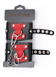 Черные наручники с красным декором и заклепками - Crazy Handmade - купить с доставкой в Красногорске
