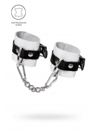 Бело-черные кожаные наручники с одним ремешком с люверсами - Pecado - купить с доставкой в Красногорске