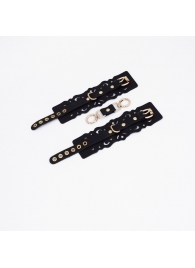 Черные кожаные наручники с узорами и золотистой фурнитурой - Crazy Handmade - купить с доставкой в Красногорске
