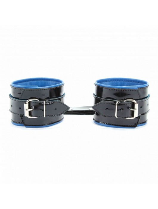 Чёрные лаковые наручники с синим подкладом - БДСМ Арсенал - купить с доставкой в Красногорске
