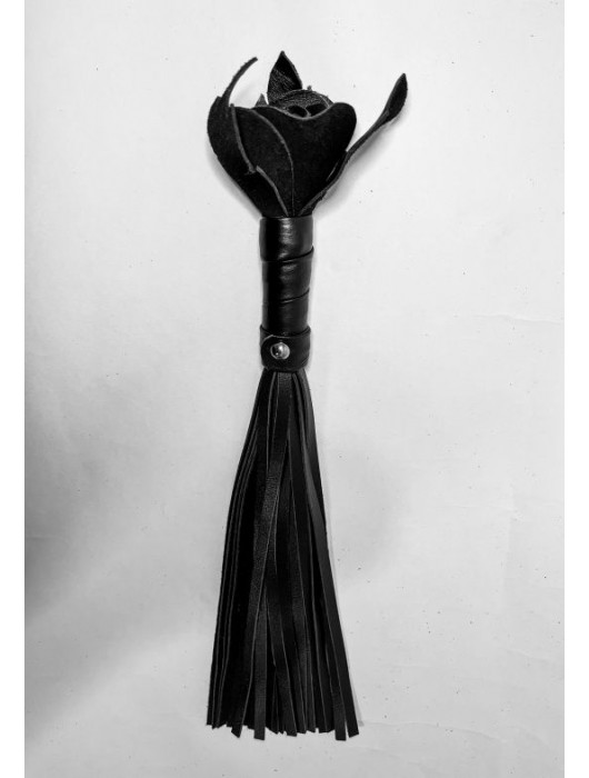 Черная кожаная плеть с розой в рукояти - 40 см. - БДСМ Арсенал - купить с доставкой в Красногорске