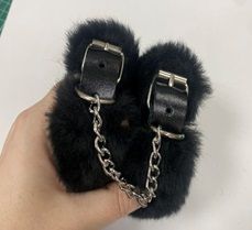Черные наручники на цепи с меховой опушкой - Лунный свет - купить с доставкой в Красногорске