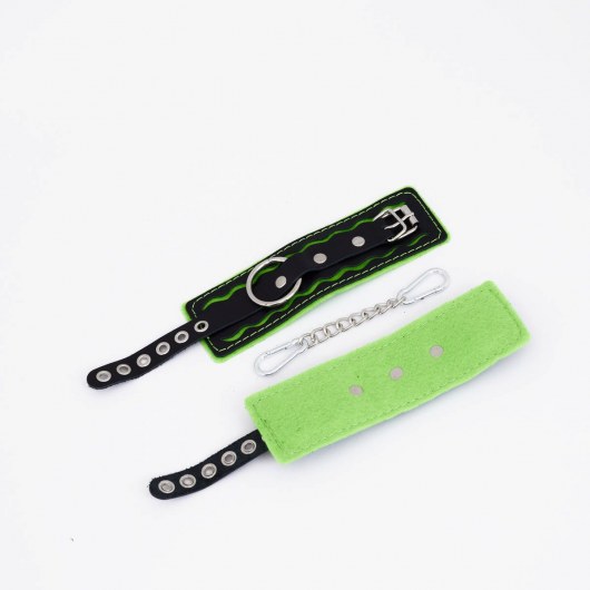 Черно-зеленые кожаные наручники с зеленой строчкой - Crazy Handmade - купить с доставкой в Красногорске