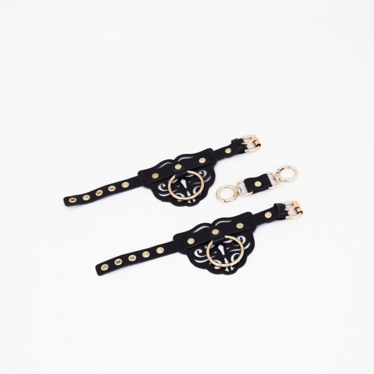 Черные кожаные наручники с клепками, кольцами и золотистой фурнитурой - Crazy Handmade - купить с доставкой в Красногорске