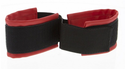 Полиуретановые манжеты для фиксации рук вместе Bound Together Wrist Restraints - Blush Novelties - купить с доставкой в Красногорске